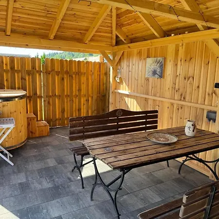 Sielski Zaulek Guciow U Dorotki -Basen,Jacuzzi,Sauna Exterior photo